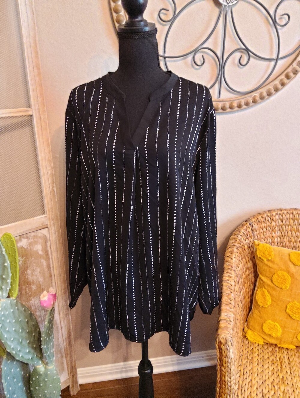 Timeson Black Striped V-Neck Long-Sleeve Women's Top